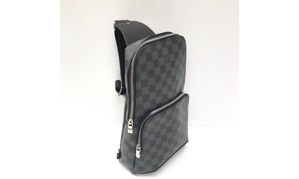 Vuitton avenue 2024 sling bag